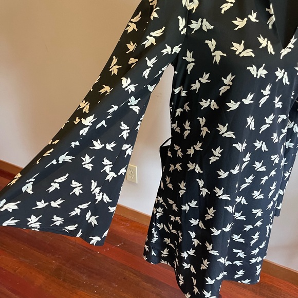 Elegant ad:hoc Dress with Belt Medium - Picture 6 of 10